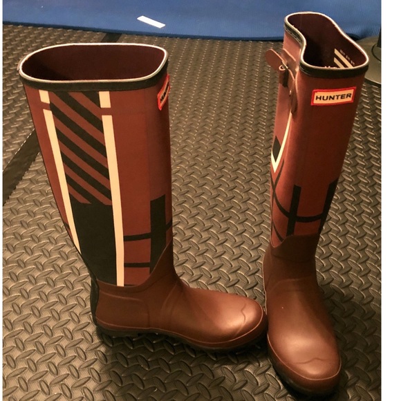 HUNTER Original Tour Waterproof Neoprene Tall Boot in Green  HUNTER Original Tour Tartan Neoprene Rain Boots